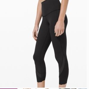 Wunder Under HR crop 23” scalloped hem